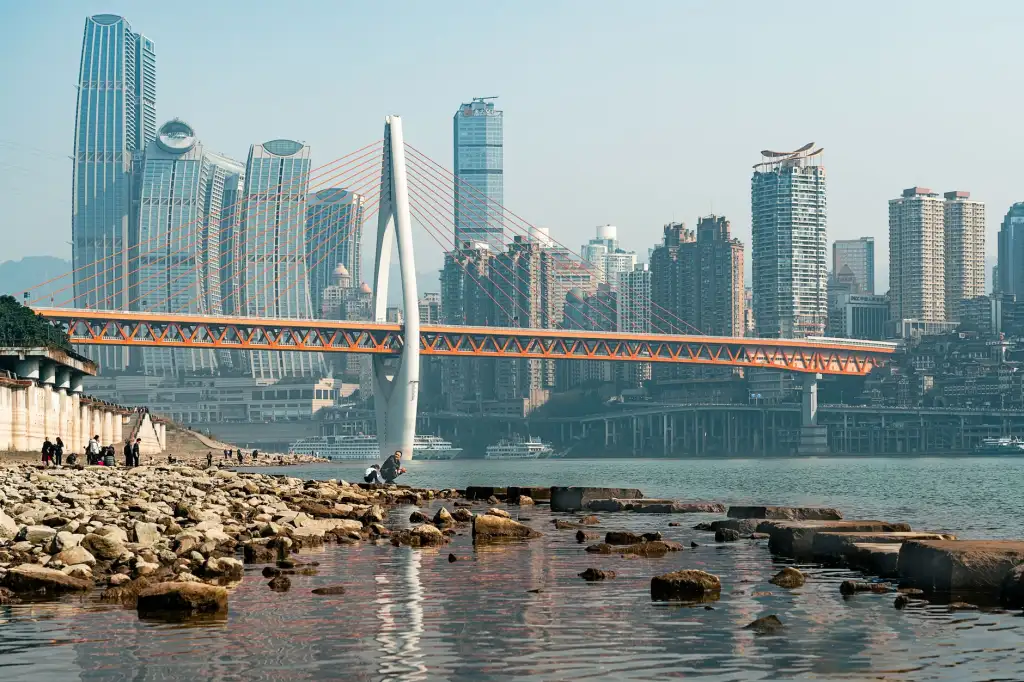 2024年智能运动手表选购指南：心率监测与户外定位功能对比