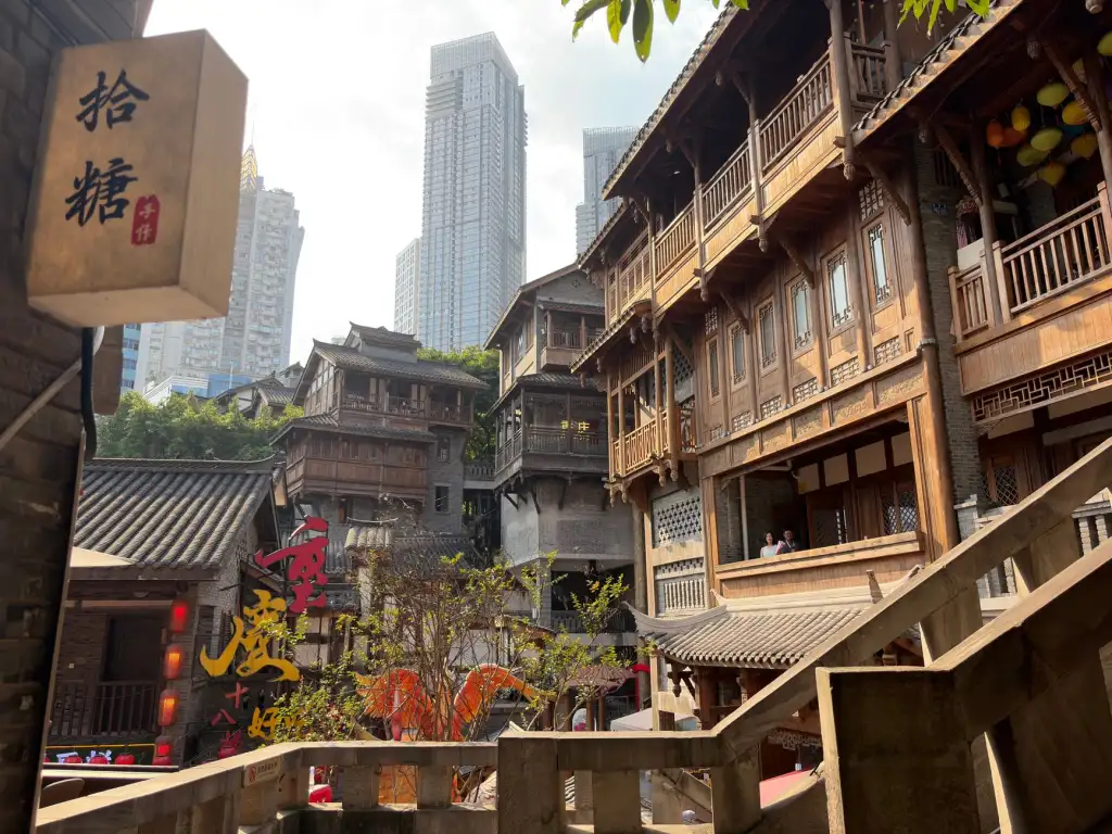 智能运动手表心率监测精度提升路径与户外定位技术融合解析